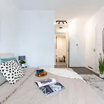 Lägenhet Days - Modern With Terrace And Ac In Karlin *