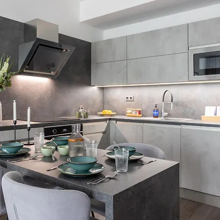Apartamento Baby Friendly With Terrace&ac In Karlín By Days *