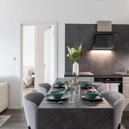 Baby Friendly With Terrace&ac In Karlín By Days