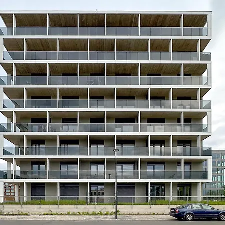 Days - Modern With Terrace And Ac In Karlin