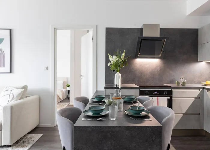 Days - Modern With Terrace And Ac In Karlin