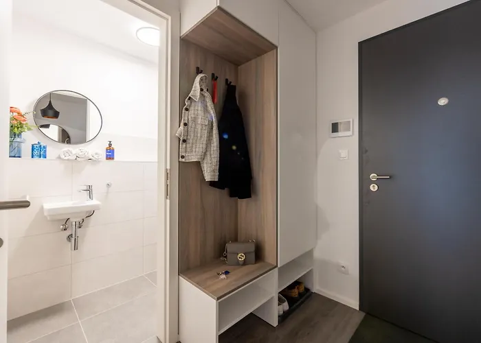 Days - Modern With Terrace And Ac In Karlin Appartamento *
