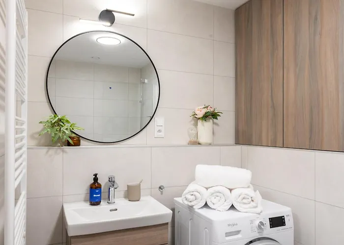 Days - Modern With Terrace And Ac In Karlin Praga