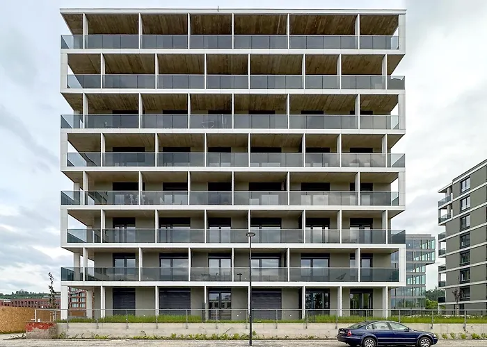 Days - Modern With Terrace And Ac In Karlin